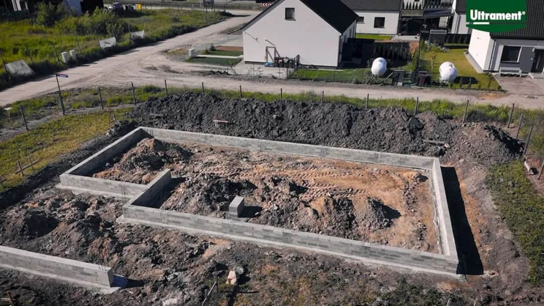 Izolacja fundamentów krok po kroku: Poradnik i koszty