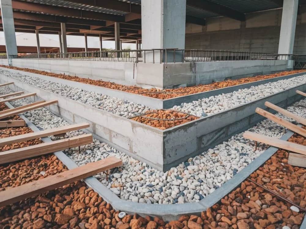 Jaki piasek na fundamenty? Kluczowe informacje dla budowniczych