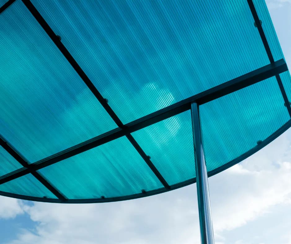 Policarbon czy poliwęglan - co musisz wiedzieć o tych materiałach?