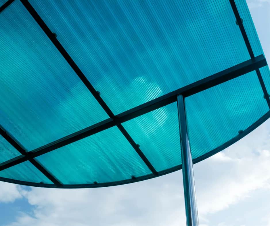 Policarbon czy poliwęglan - co musisz wiedzieć o tych materiałach?