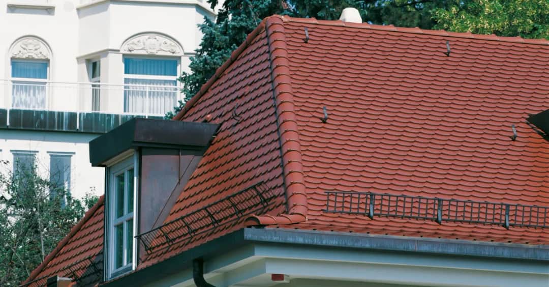 Ile dachówki karpiówka w koronkę potrzebujesz na m2 i jakie są koszty?