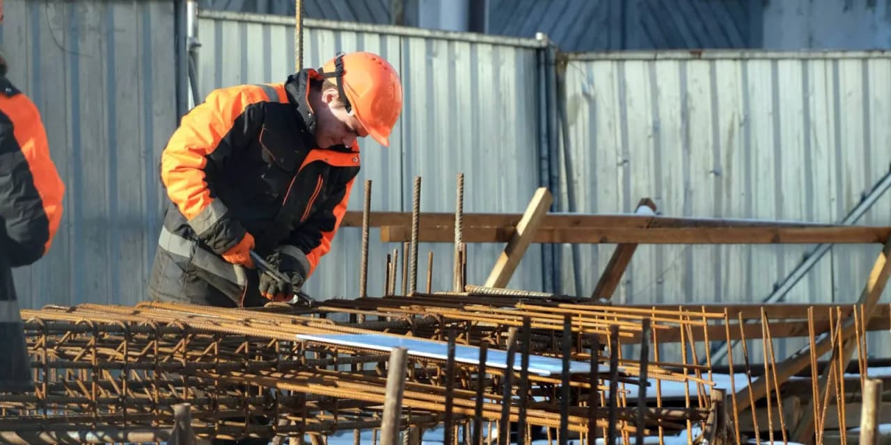 Dlaczego warto wynajmować sprzęt budowlany?
