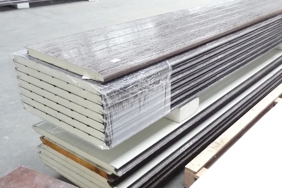 Panele na bramę: jak wybrać idealne do swojego domu? Poradnik