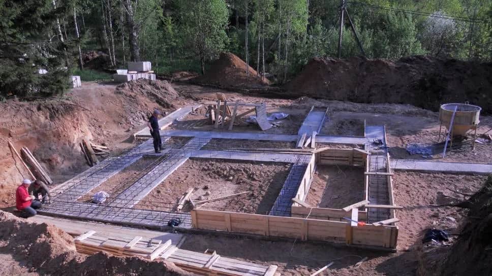 Budowa fundamentów domu - kluczowe etapy i najlepsze praktyki