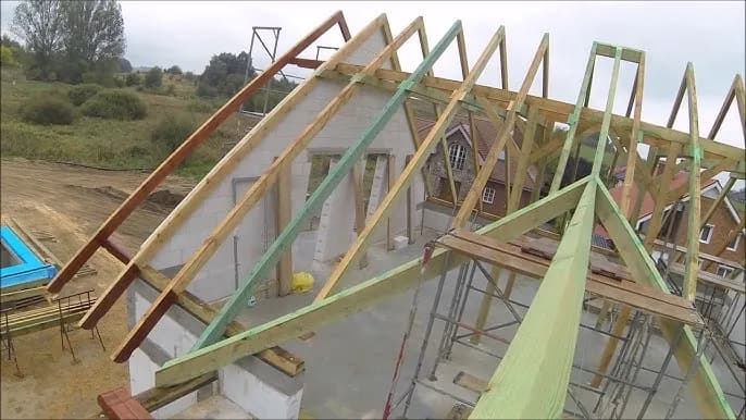 Mocowanie krokwi do wieńca: 5 skutecznych technik montażu