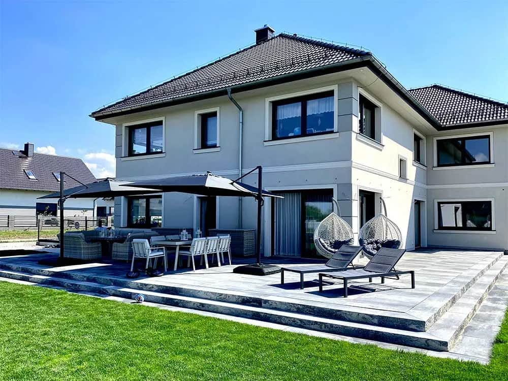 Elewacja domu ze sztukaterią: jak osiągnąć efekt WOW?